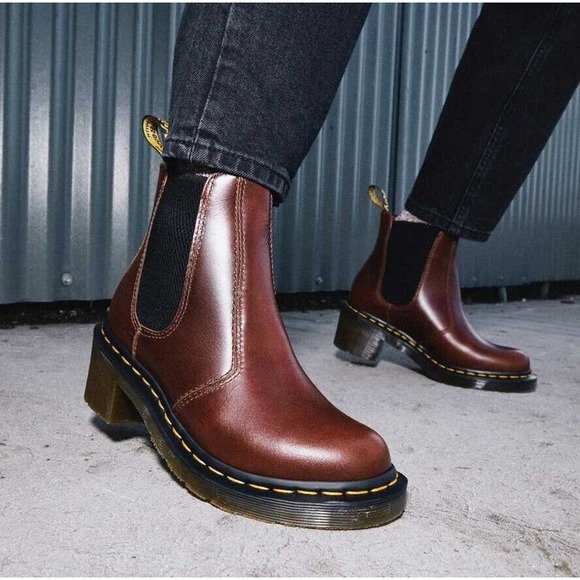 Dr. Martens Shoes - NWT Dr Martens Cadence Leather Chelsea Ankle Boots Brown Size 5 (6)